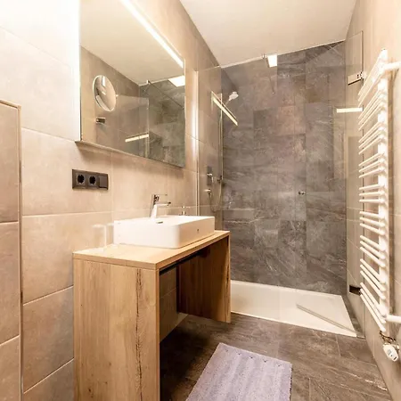 Appartement In In A Beautiful Setting Strass im Zillertal